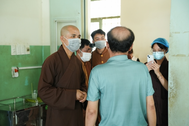 Giving vegetarian vermicelli at Thanh Loc  Paralytic Supporting and Nurturing Center in the Temple's Charity Activities