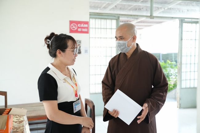 Giving vegetarian vermicelli at Thanh Loc  Paralytic Supporting and Nurturing Center in the Temple's Charity Activities