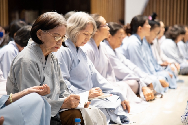 Khoá tu niệm Phật một ngày