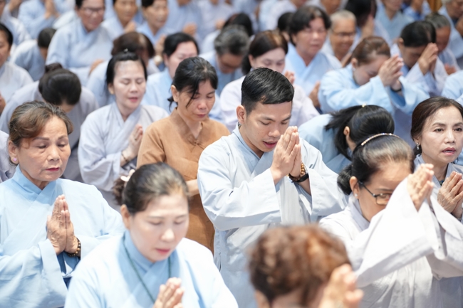 Khoá tu niệm Phật một ngày