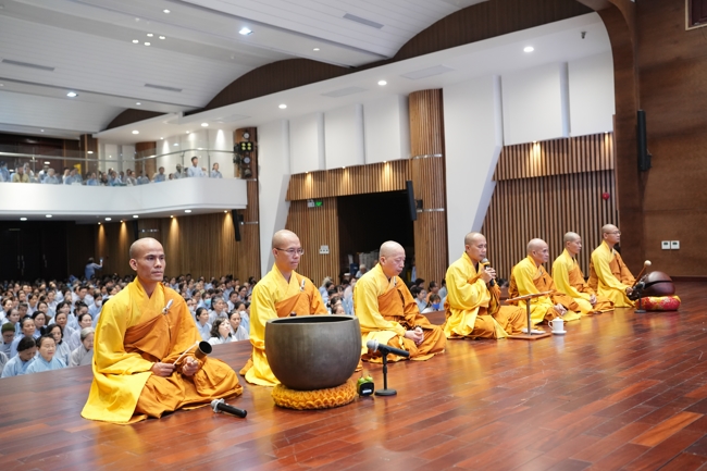 Khoá tu niệm Phật một ngày