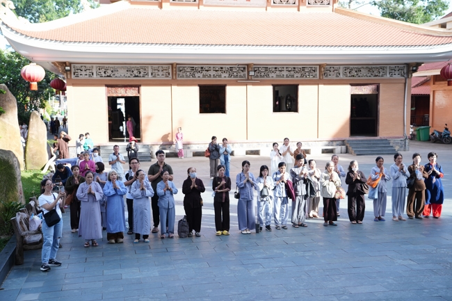 Khoá tu niệm Phật một ngày