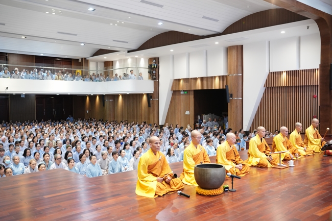 Khoá tu niệm Phật một ngày