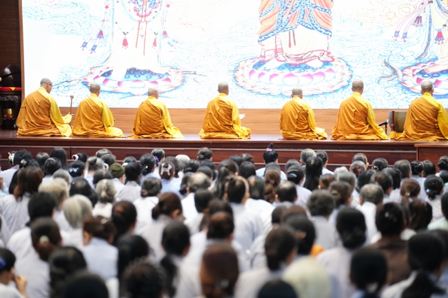 Khoá tu niệm Phật một ngày