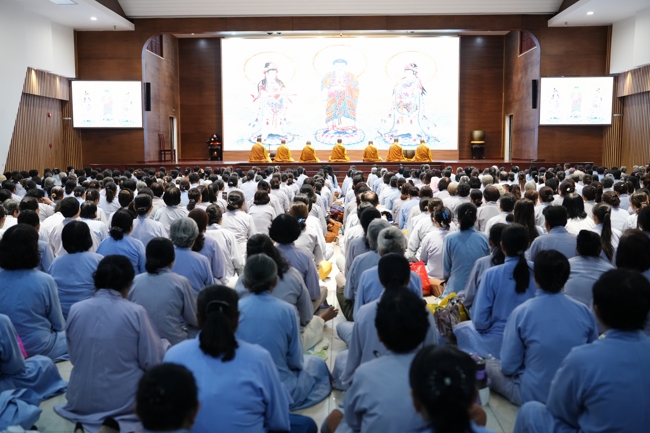 Khoá tu niệm Phật một ngày