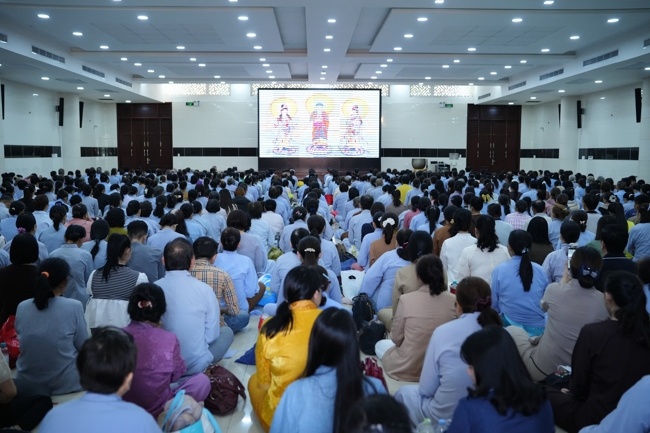 Khoá tu niệm Phật một ngày