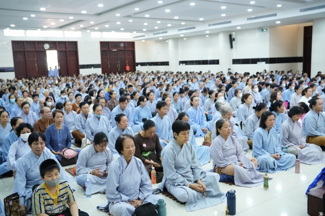 Khoá tu niệm Phật một ngày