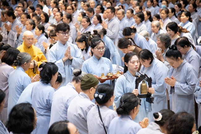 Khoá tu niệm Phật một ngày