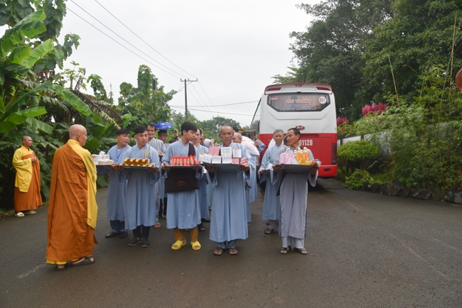 Ban Từ Thiện: Cúng dường các tự viện, đạo tràng thuộc tông phong Tổ đình Hoằng Pháp tại Đồng Nai và Lâm Đồng