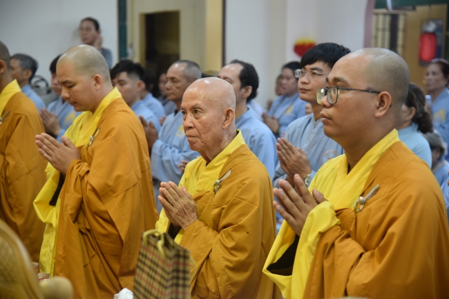 Ban Từ Thiện: Cúng dường các tự viện, đạo tràng thuộc tông phong Tổ đình Hoằng Pháp tại Đồng Nai và Lâm Đồng