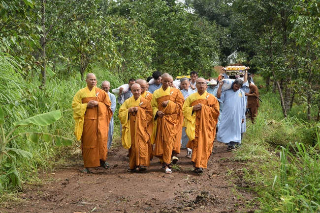 Ban Từ Thiện: Cúng dường các tự viện, đạo tràng thuộc tông phong Tổ đình Hoằng Pháp tại Đồng Nai và Lâm Đồng