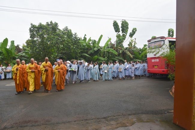 Ban Từ Thiện: Cúng dường các tự viện, đạo tràng thuộc tông phong Tổ đình Hoằng Pháp tại Đồng Nai và Lâm Đồng