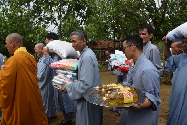 Ban Từ Thiện: Cúng dường các tự viện, đạo tràng thuộc tông phong Tổ đình Hoằng Pháp tại Đồng Nai và Lâm Đồng