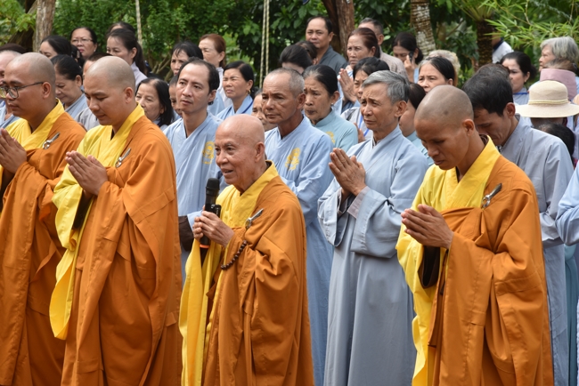 Ban Từ Thiện: Cúng dường các tự viện, đạo tràng thuộc tông phong Tổ đình Hoằng Pháp tại Đồng Nai và Lâm Đồng