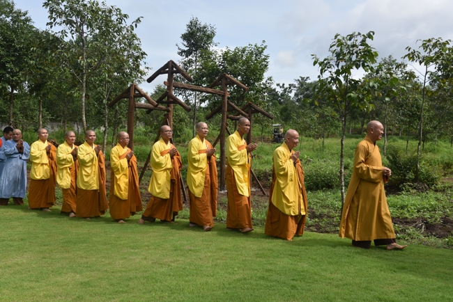 Ban Từ Thiện: Cúng dường các tự viện, đạo tràng thuộc tông phong Tổ đình Hoằng Pháp tại Đồng Nai và Lâm Đồng