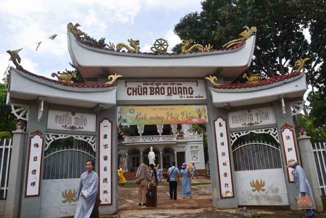 Ban Từ Thiện: Cúng dường các tự viện, đạo tràng thuộc tông phong Tổ đình Hoằng Pháp tại Đồng Nai và Lâm Đồng