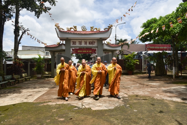 Ban Từ Thiện: Cúng dường các tự viện, đạo tràng thuộc tông phong Tổ đình Hoằng Pháp tại Đồng Nai và Lâm Đồng