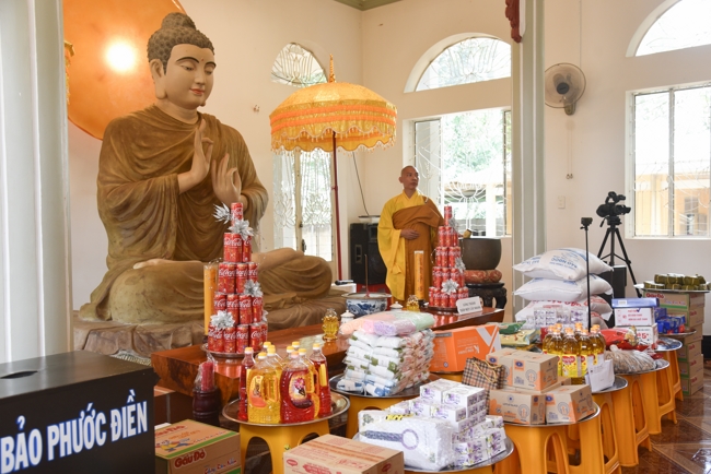 Ban Từ Thiện: Cúng dường các tự viện, đạo tràng thuộc tông phong Tổ đình Hoằng Pháp tại Đồng Nai và Lâm Đồng