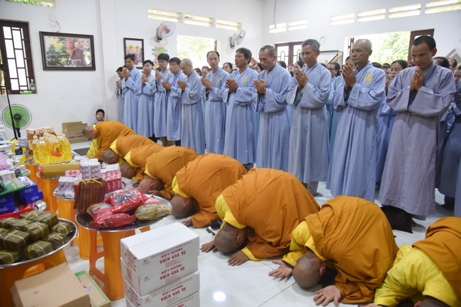 Ban Từ Thiện: Cúng dường các tự viện, đạo tràng thuộc tông phong Tổ đình Hoằng Pháp tại Đồng Nai và Lâm Đồng