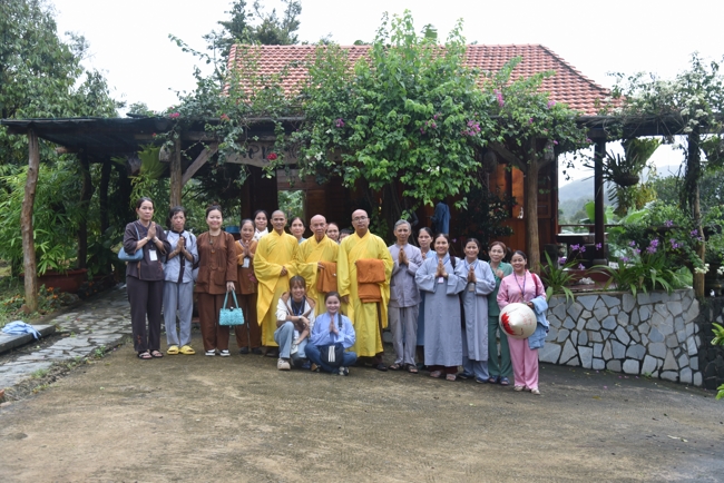 Ban Từ Thiện: Cúng dường các tự viện, đạo tràng thuộc tông phong Tổ đình Hoằng Pháp tại Đồng Nai và Lâm Đồng
