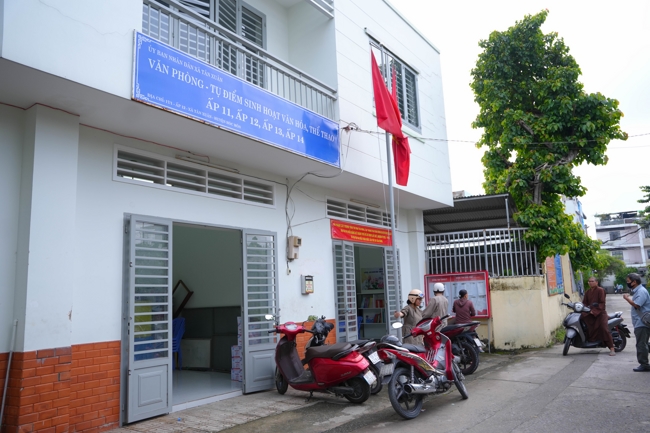 Giving gifts in the Ullambana season in the pagoda charity activities