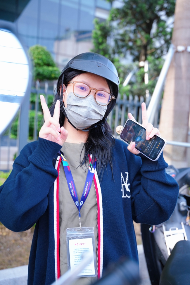 Giving gifts in the Ullambana season in the pagoda charity activities