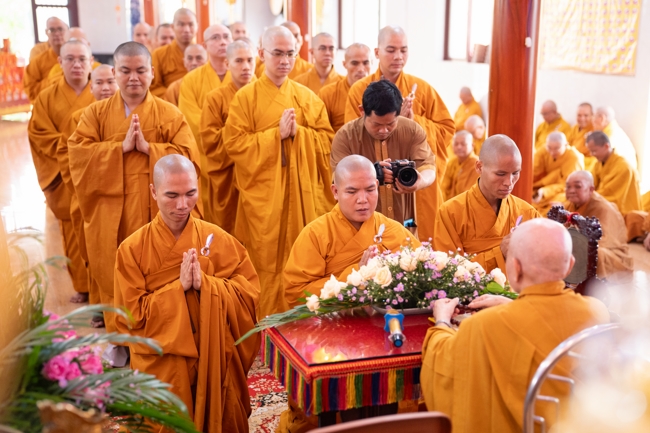 Holding Pravaranà Ceremony of the Director Board (DB) of Hoc Mon Commune's Vietnam Buddhist Sangha (VBS)