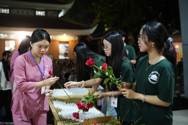 Khoá tu “Sinh viên hướng về Phật pháp”