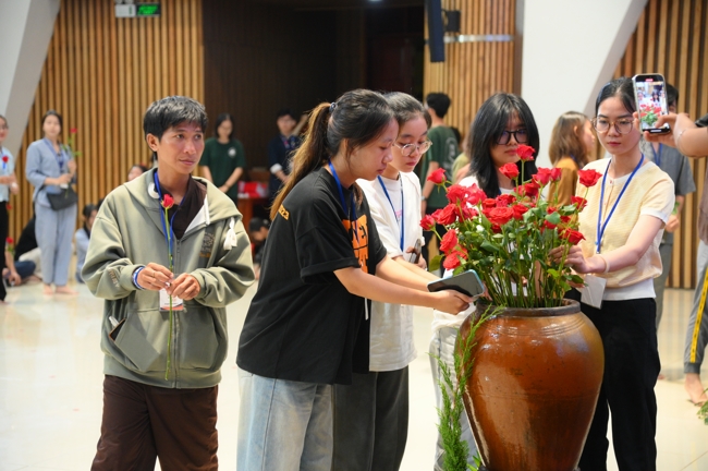 Khoá tu “Sinh viên hướng về Phật pháp”