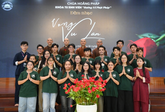Khoá tu “Sinh viên hướng về Phật pháp”