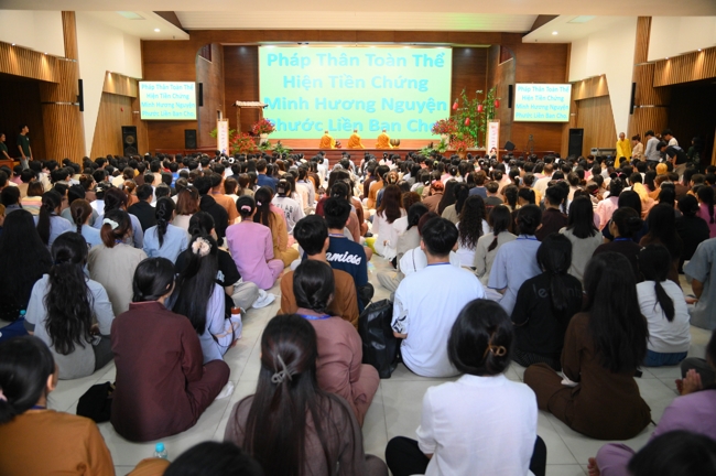 Khoá tu “Sinh viên hướng về Phật pháp”