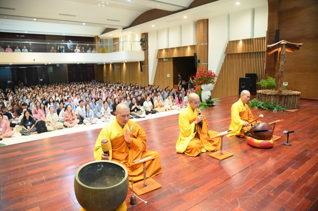 Khoá tu “Sinh viên hướng về Phật pháp”