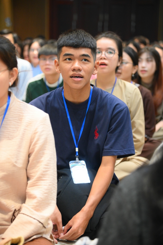 Khoá tu “Sinh viên hướng về Phật pháp”