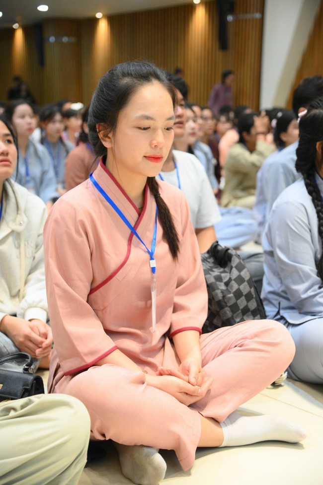 Khoá tu “Sinh viên hướng về Phật pháp”