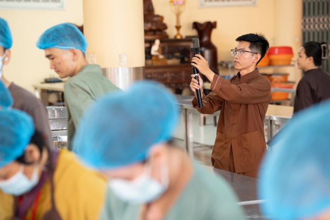 Khoá tu “Sinh viên hướng về Phật pháp”