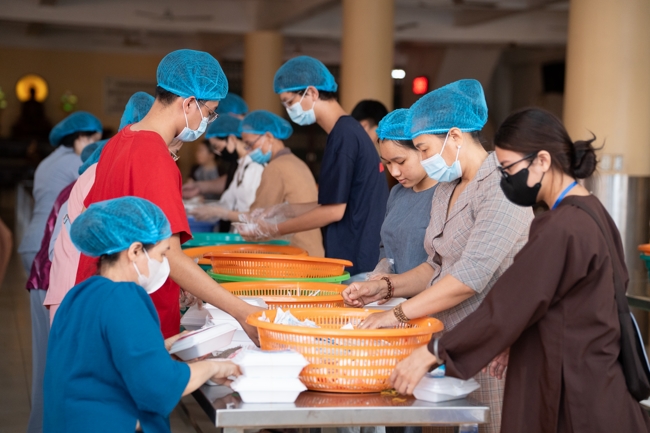 Khoá tu “Sinh viên hướng về Phật pháp”