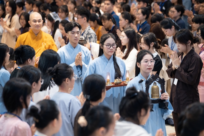 Khoá tu “Sinh viên hướng về Phật pháp”