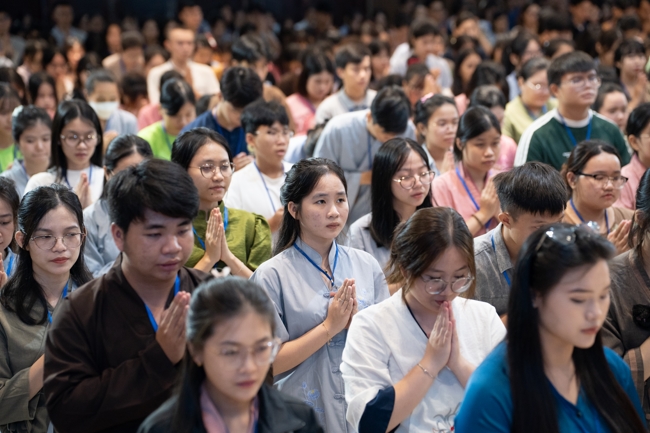 Khoá tu “Sinh viên hướng về Phật pháp”