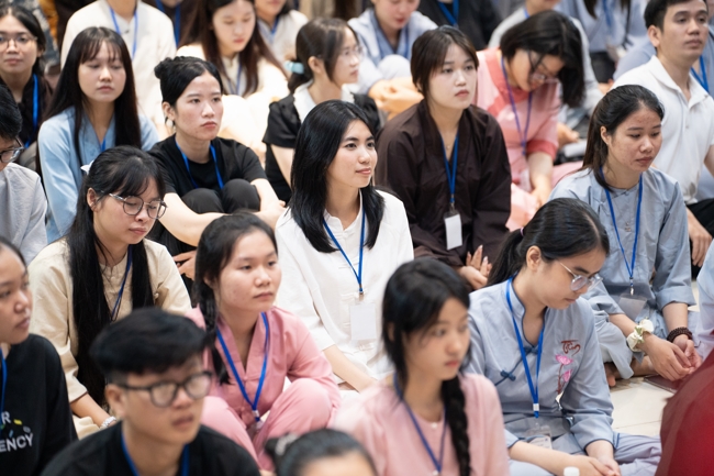 Khoá tu “Sinh viên hướng về Phật pháp”