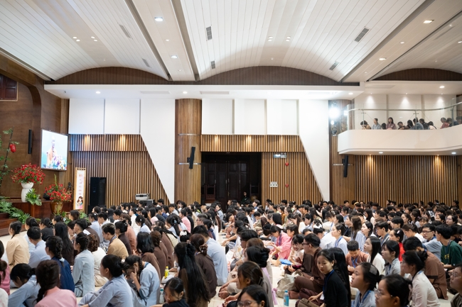 Khoá tu “Sinh viên hướng về Phật pháp”