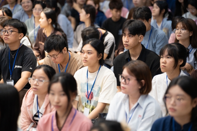 Khoá tu “Sinh viên hướng về Phật pháp”