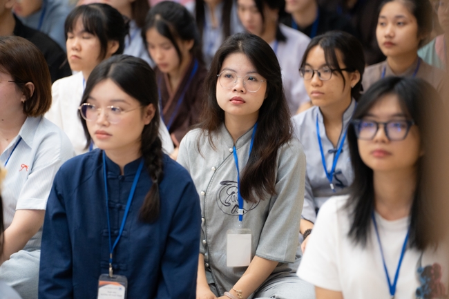 Khoá tu “Sinh viên hướng về Phật pháp”