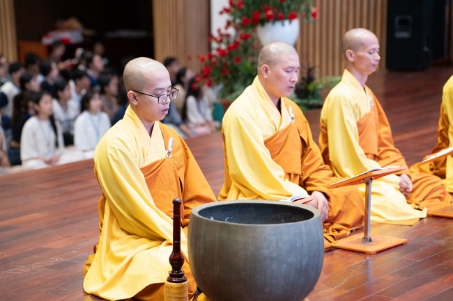 Khoá tu “Sinh viên hướng về Phật pháp”