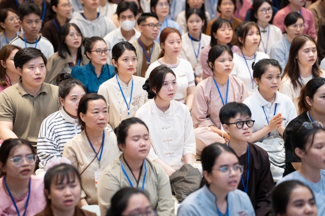 Khoá tu “Sinh viên hướng về Phật pháp”