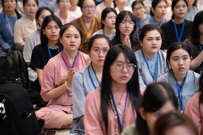 Khoá tu “Sinh viên hướng về Phật pháp”