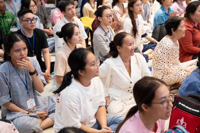 Khoá tu “Sinh viên hướng về Phật pháp”