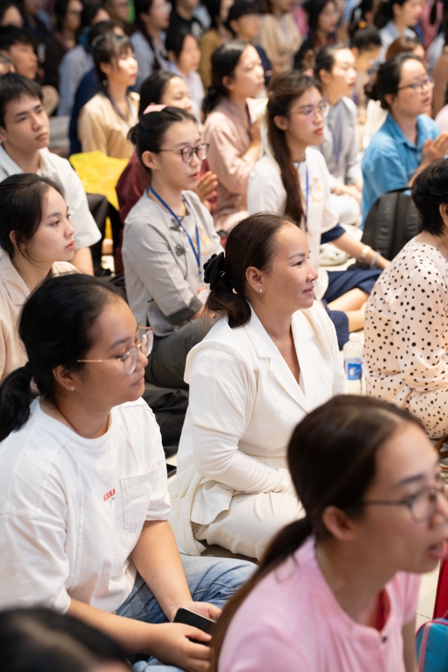 Khoá tu “Sinh viên hướng về Phật pháp”