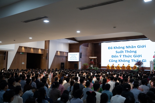 Khoá tu “Sinh viên hướng về Phật pháp”