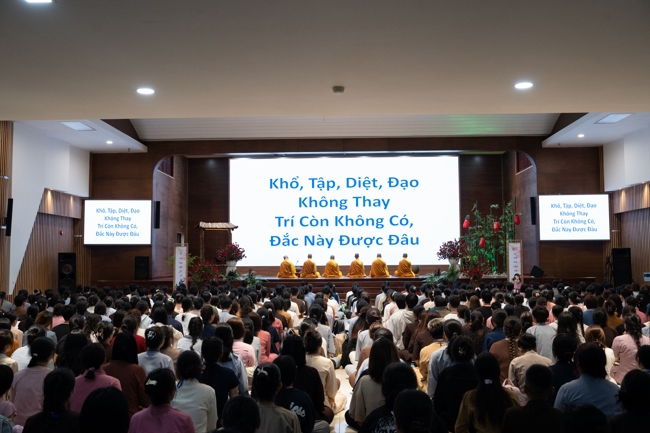 Khoá tu “Sinh viên hướng về Phật pháp”