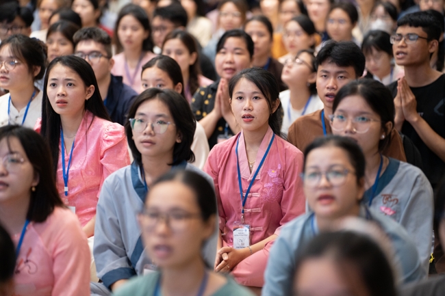 Khoá tu “Sinh viên hướng về Phật pháp”